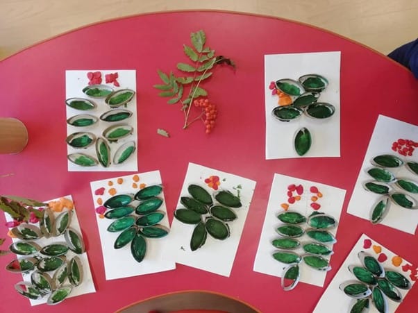 Šermukšnio lapelių darbelis